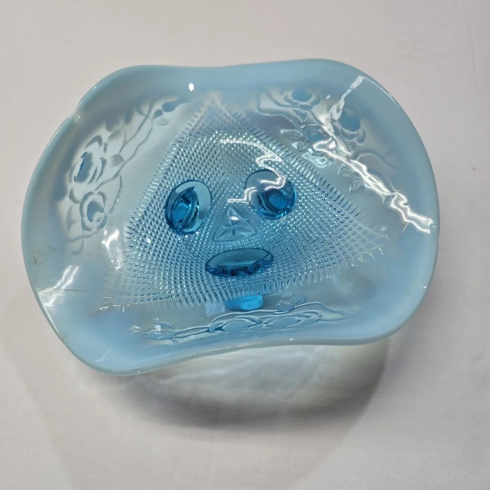 Antique Jefferson Northwood Blue‎ Opalescent Glass Bowl Tri-Footed Candy Dish